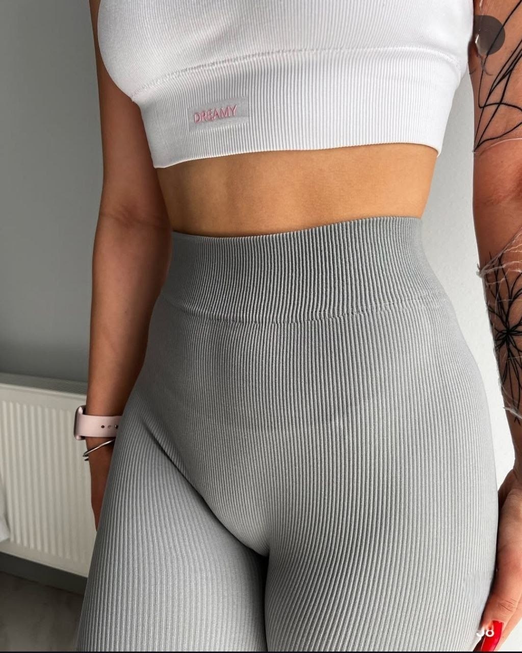 велосипедки женские,спортивные велосипедки,велосипедки спортивные в рубчик утягивающие высокая талия цвет черный,велосипедки женские в рубчик,бесшовные велосипедки в рубчик