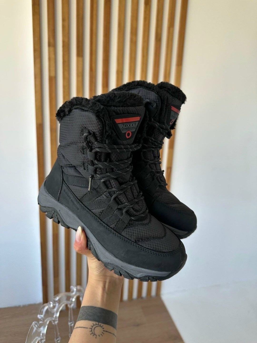 ,зимние женские кроссовки серебристые,женская зимняя ,зимняя ,серые зимние ботинки