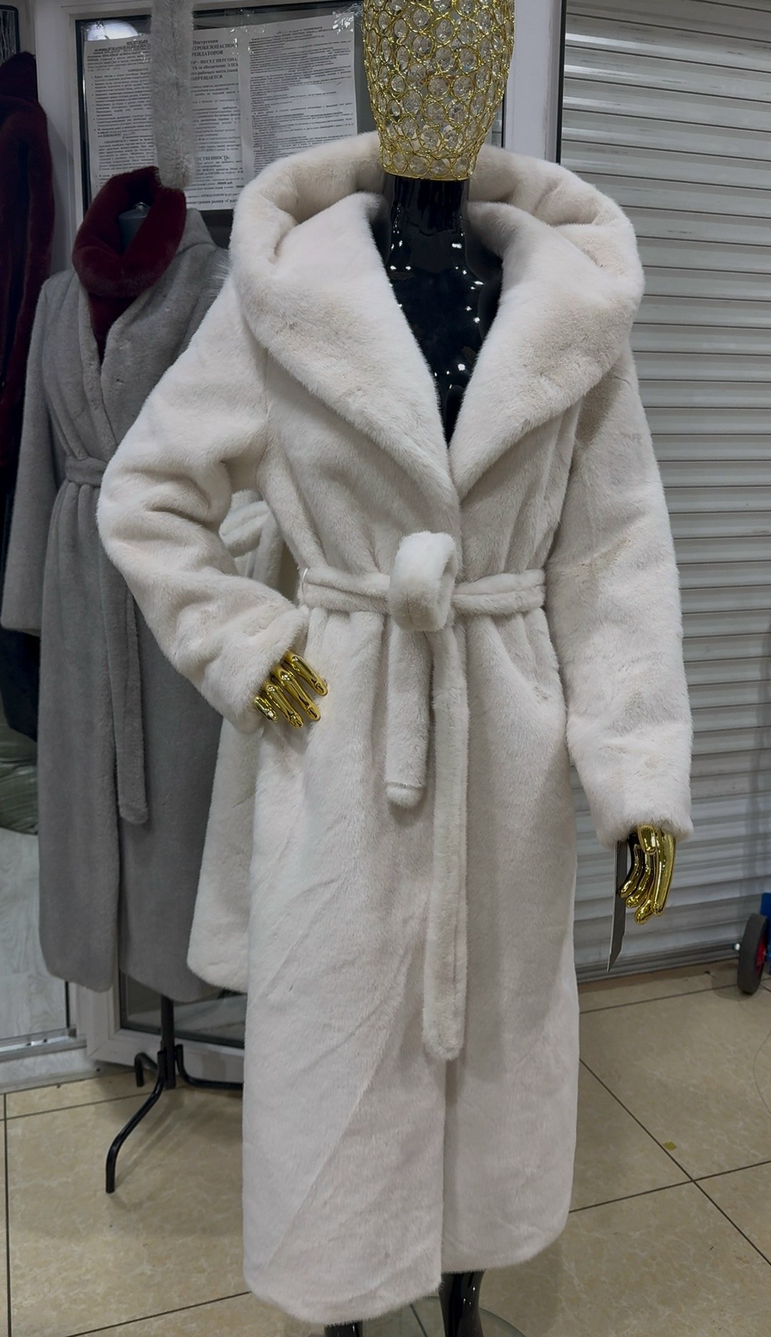 норковая шуба белого цвета с капюшоном,искусственная шуба белая,шуба эко мех под норка с капюшоном,белая норковая шуба,шуба искусственная длинная экомех под норку