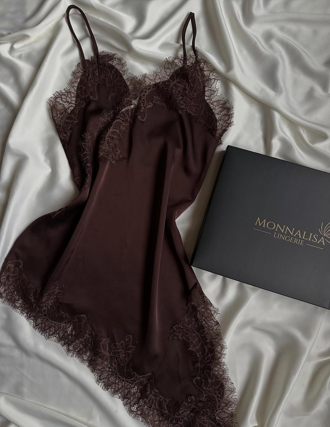 интимиссими сорочка шелковая,intimissimi комбинация из шелка,шелковый топ intimissimi,интимиссими топы из шелка,сорочка с кружевом