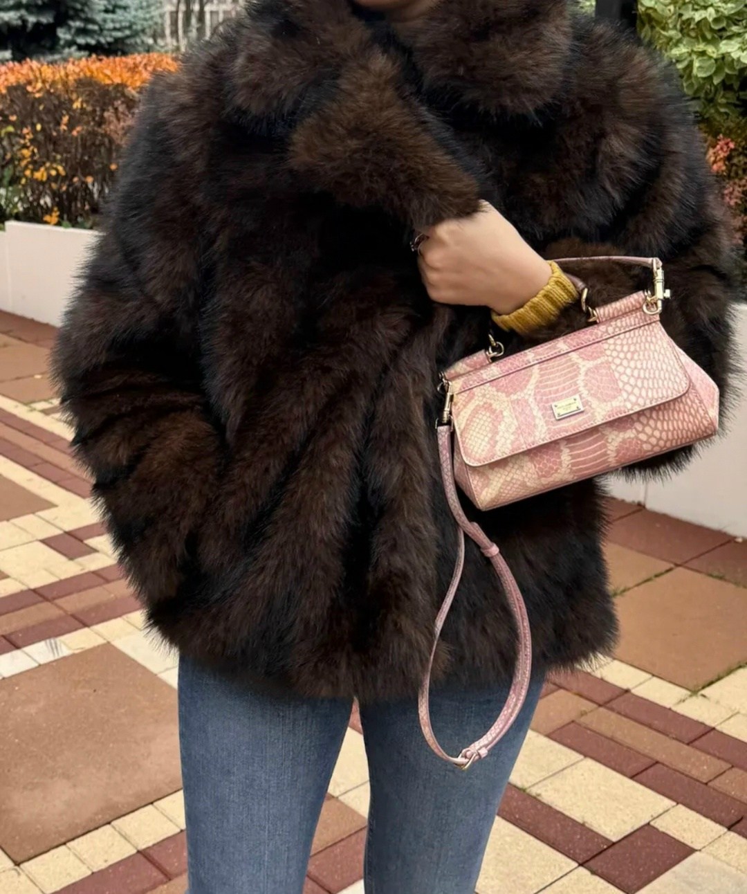 шуба из искусственного меха,искусственная шуба,шуба,меховая куртка,женская куртка из искусственного меха