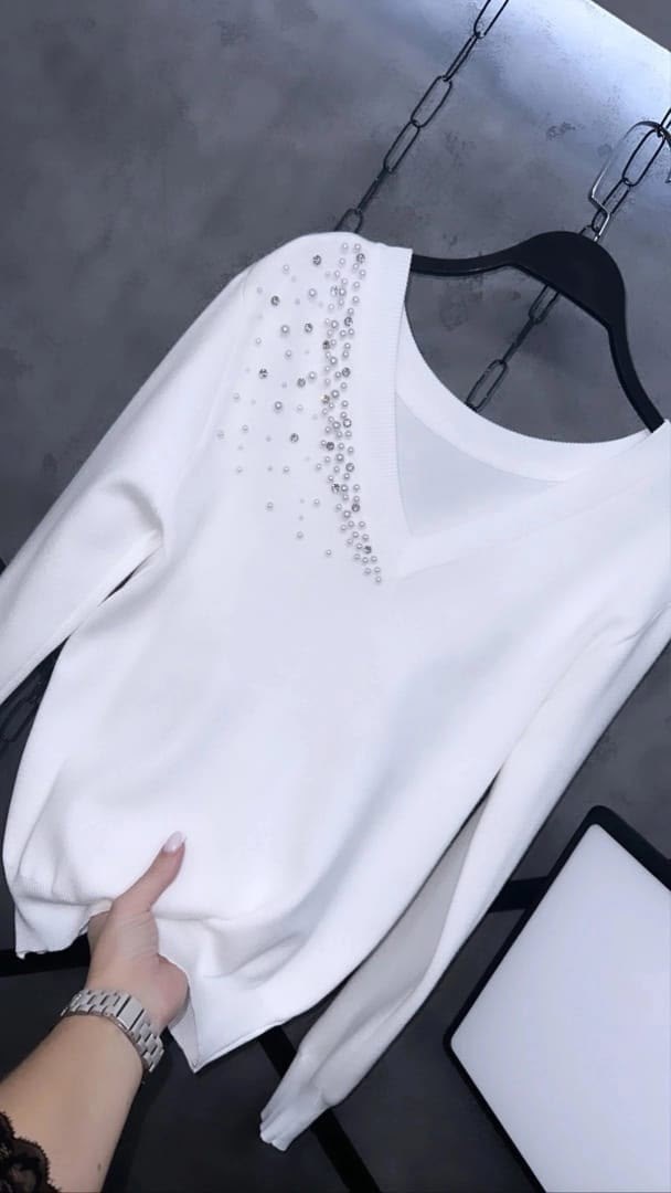 женская кофта,свитер с бусинами,кофта модная,кофта трикотаж,кофточка с отделкой из жемчужин