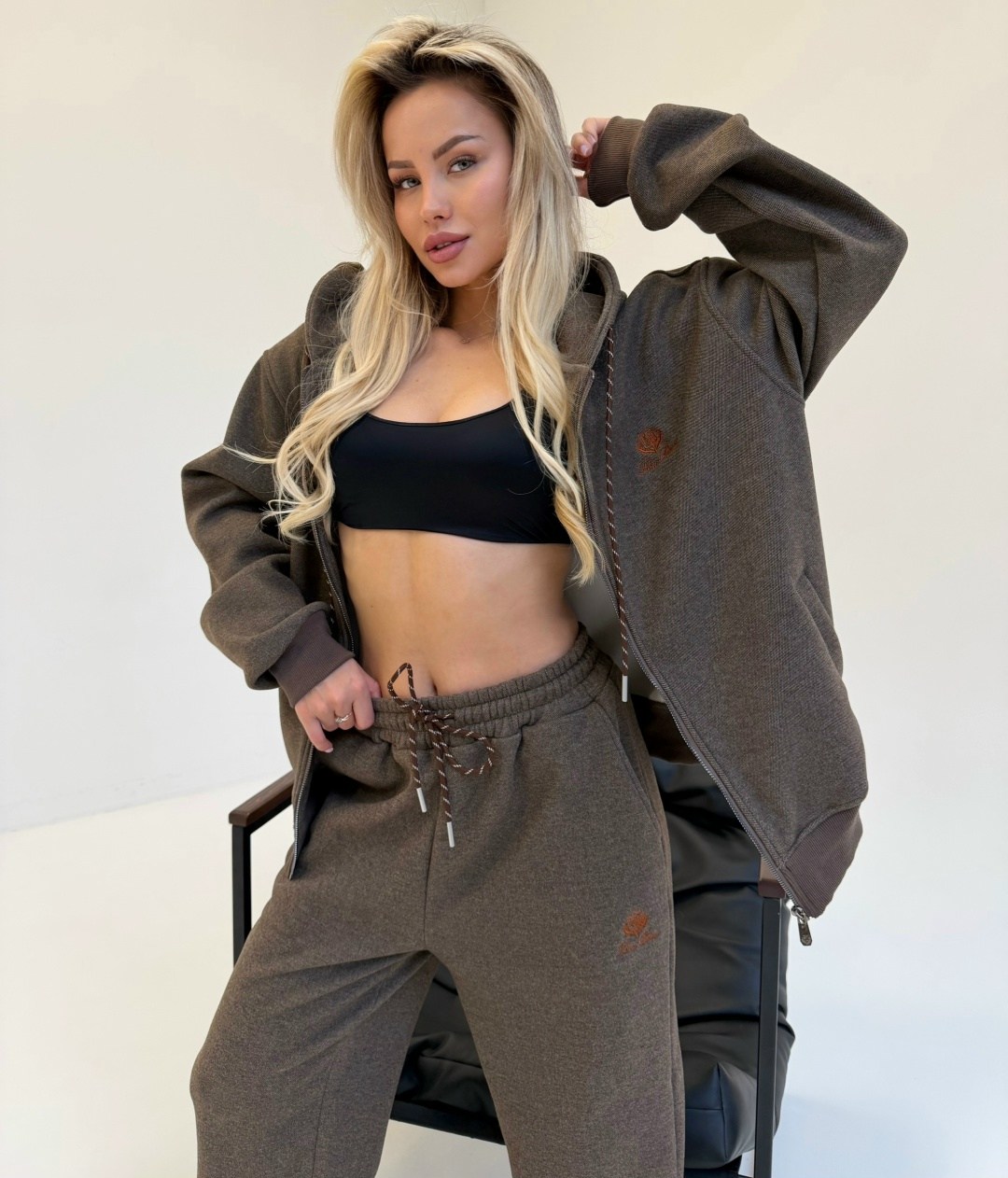 костюм тройка с курткой,пуховик женский,женская зимняя куртка,куртка оверсайз зимняя,костюм тройка женский