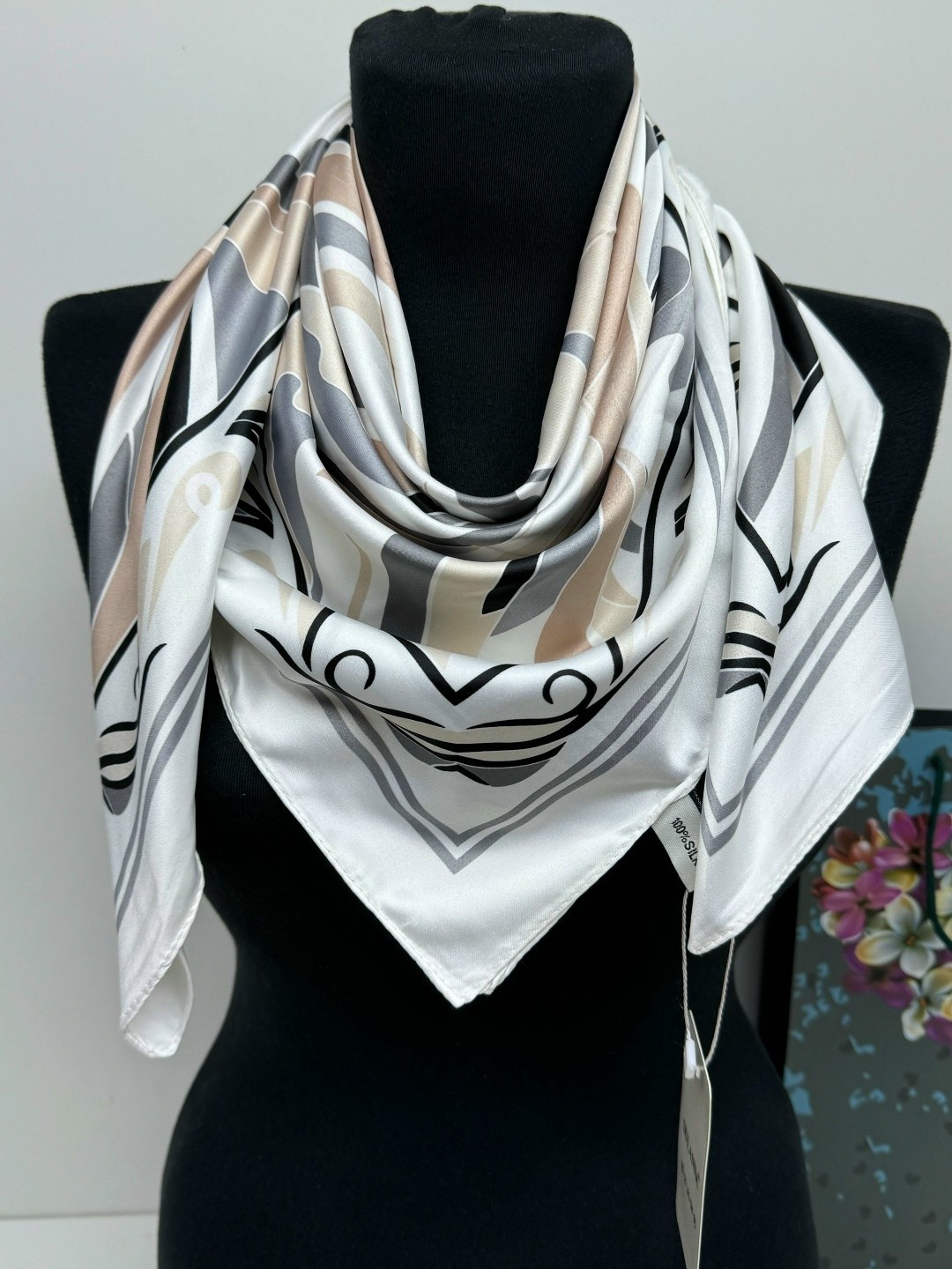 шелковый женский платок,платки шелковые,платки женские,платки шарф,атласный платок