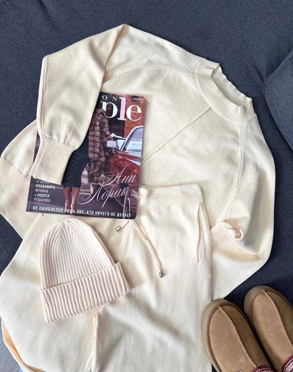 костюм бежевый,костюм с брюками,трикотажные костюмы,костюм молочный,костюмы брючный