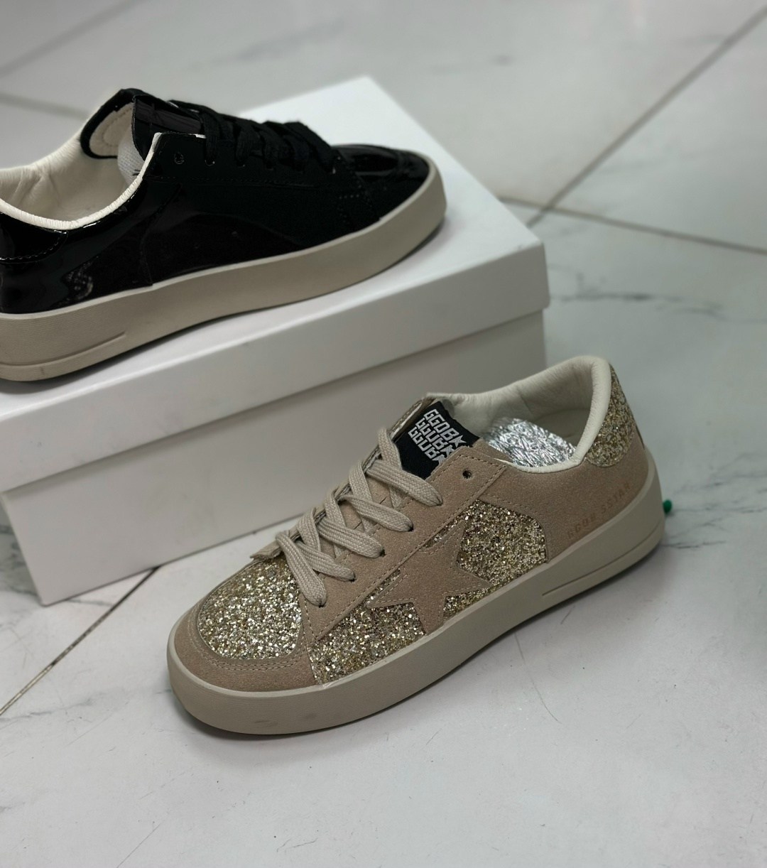 ,лаковые кроссовки golden goose,голден гус кроссовки,кеды golden goose,кроссовки golden goose с пайетками на платформе