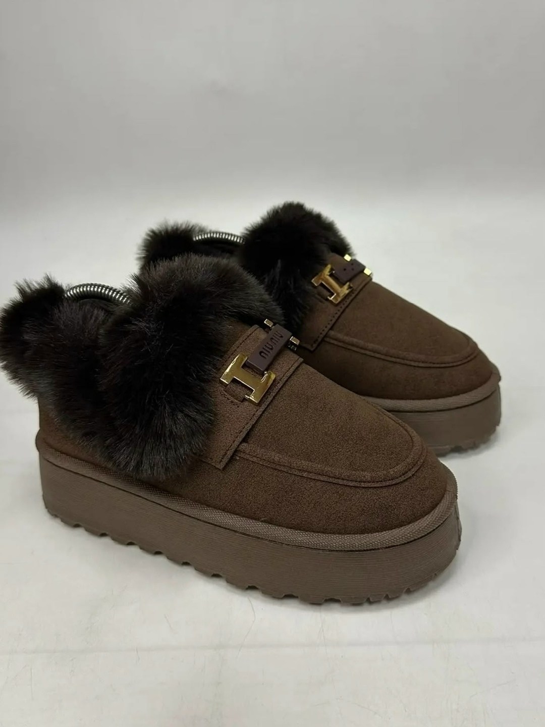 мюли с мехом женские,замшевые бежевые мюли с мехом miu miu,,мюли женские меховые,угги зимние укороченные с мехом
