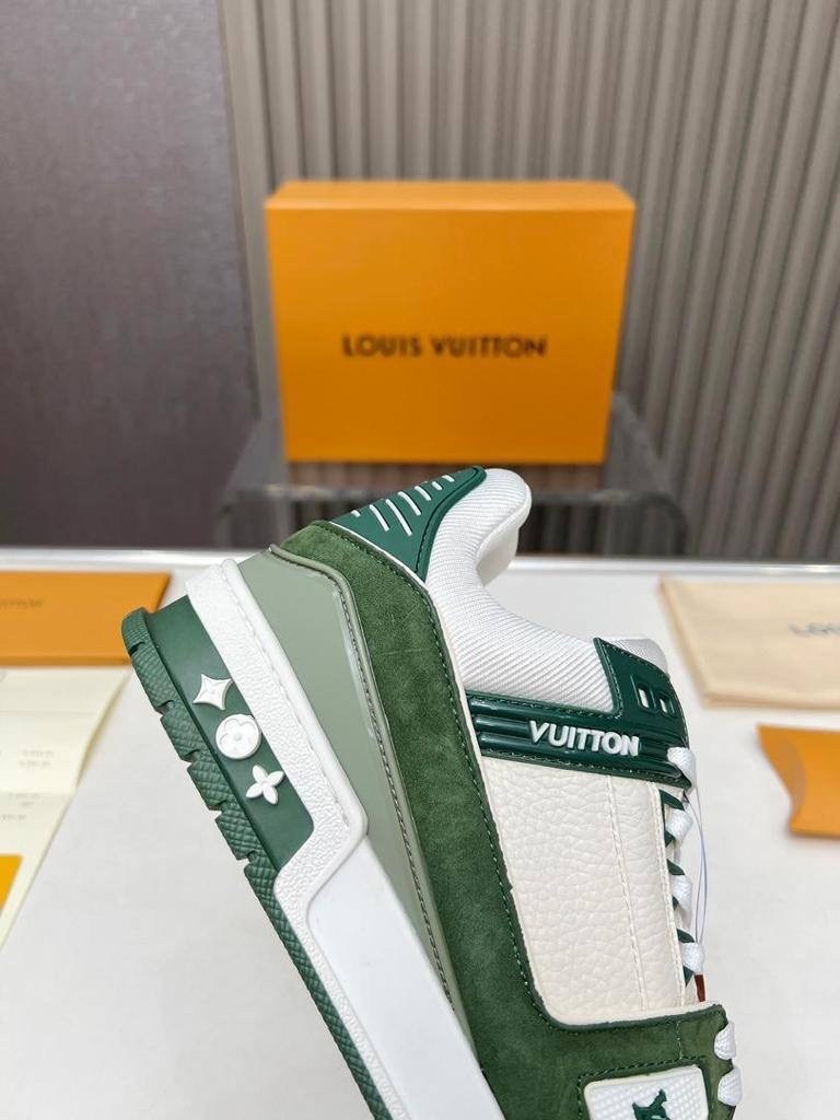 кроссовки louis vuitton,кроссовки louis vuitton trainer,кроссовки мужские louis vuitton,мужские кожаные кроссовки louis vuitton 2025 белые с зеленым,кроссовки луи виттон trainer