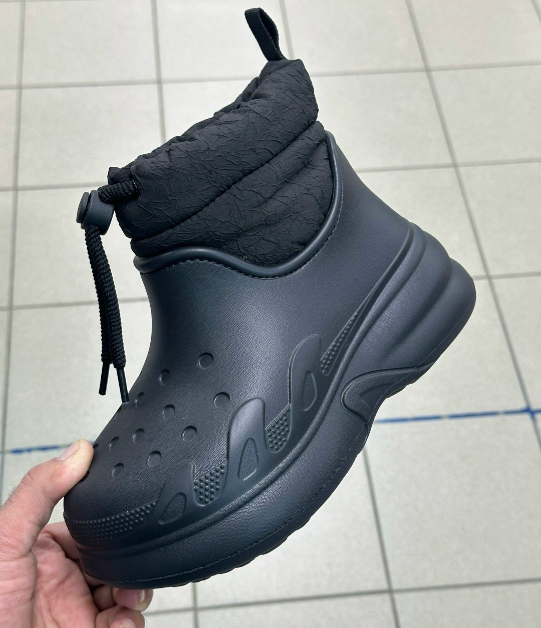 ,crocs classic neo puff shorty boot, женская,резиновая ,галоши женские