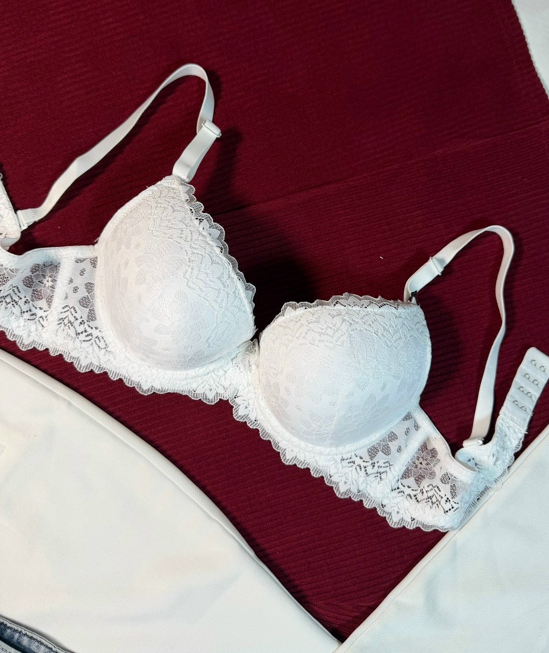 бюстгальтер,бюстгальтер кружевное,комплект бюстгальтер,белый бюстгальтер,белый лифчик с кружевами