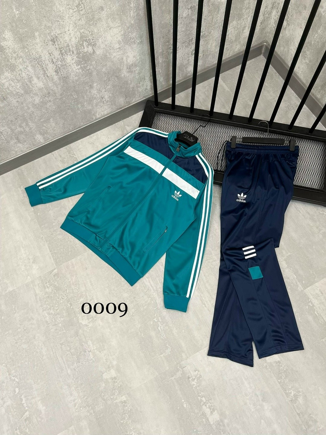 спортивный костюм адидас,спортивный костюм adidas originals,мужской спортивный костюм adidas,спортивный костюм adidas из 90-х,адидас строгий костюм спортивный