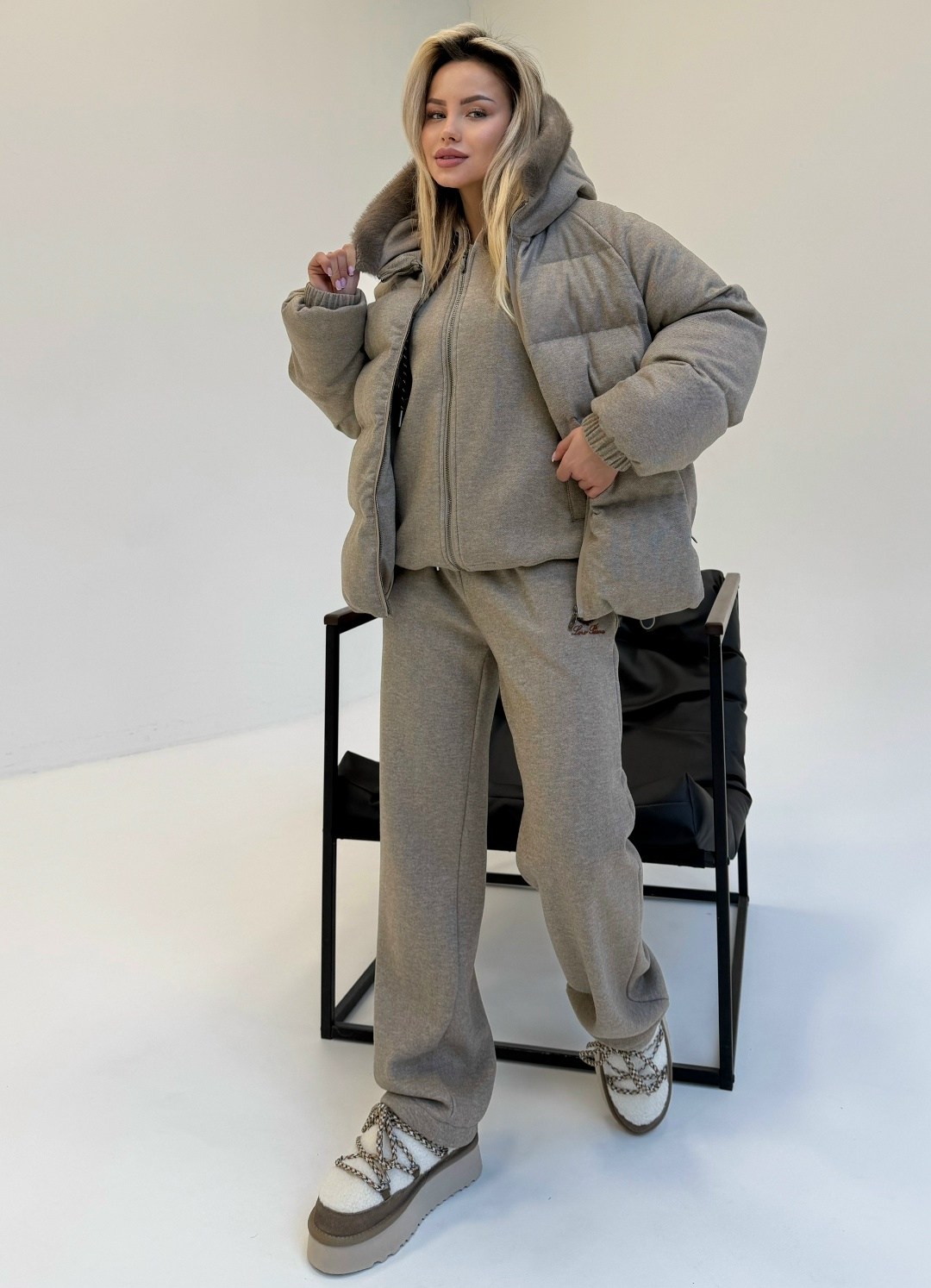 костюм тройка с курткой,пуховик женский,женская зимняя куртка,куртка оверсайз зимняя,костюм тройка женский