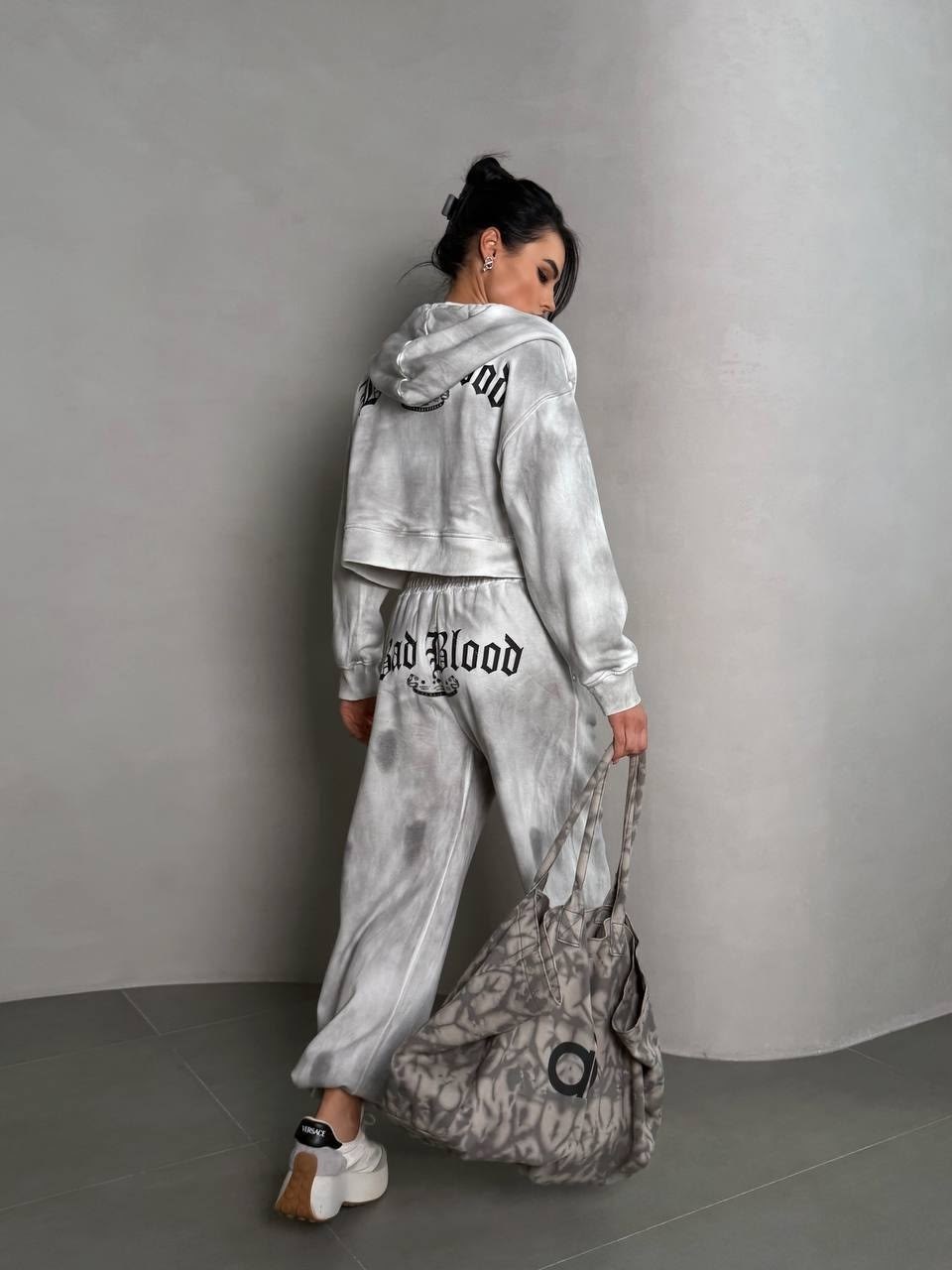 вареный костюм с худи и штанами balenciaga angel mood,костюм спортивный женский,костюм женский,костюм женский тройка,вареный костюм тройка с худи и штанами loewe by gor
