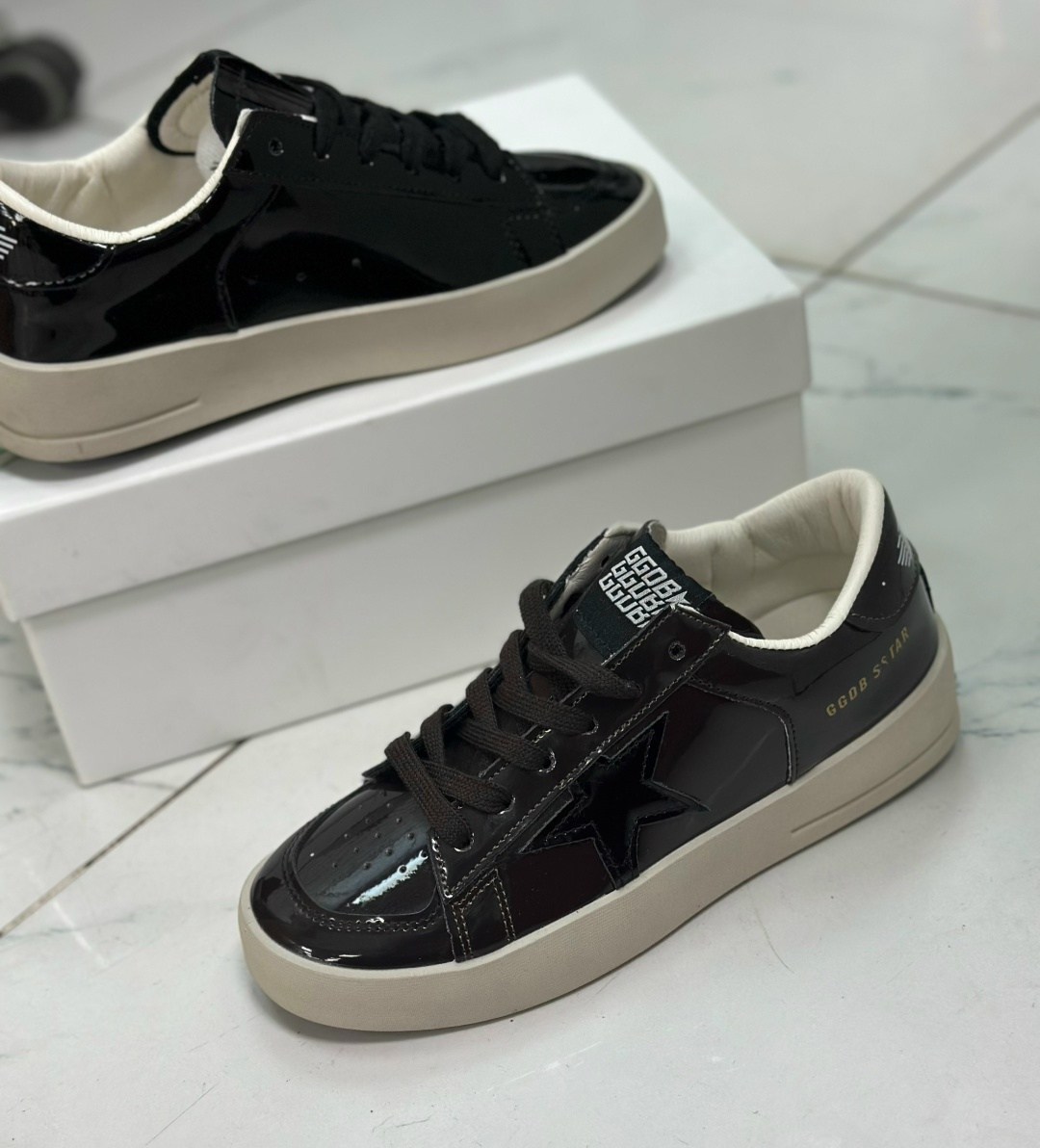 ,лаковые кроссовки golden goose,голден гус кроссовки,кеды golden goose,кроссовки golden goose с пайетками на платформе