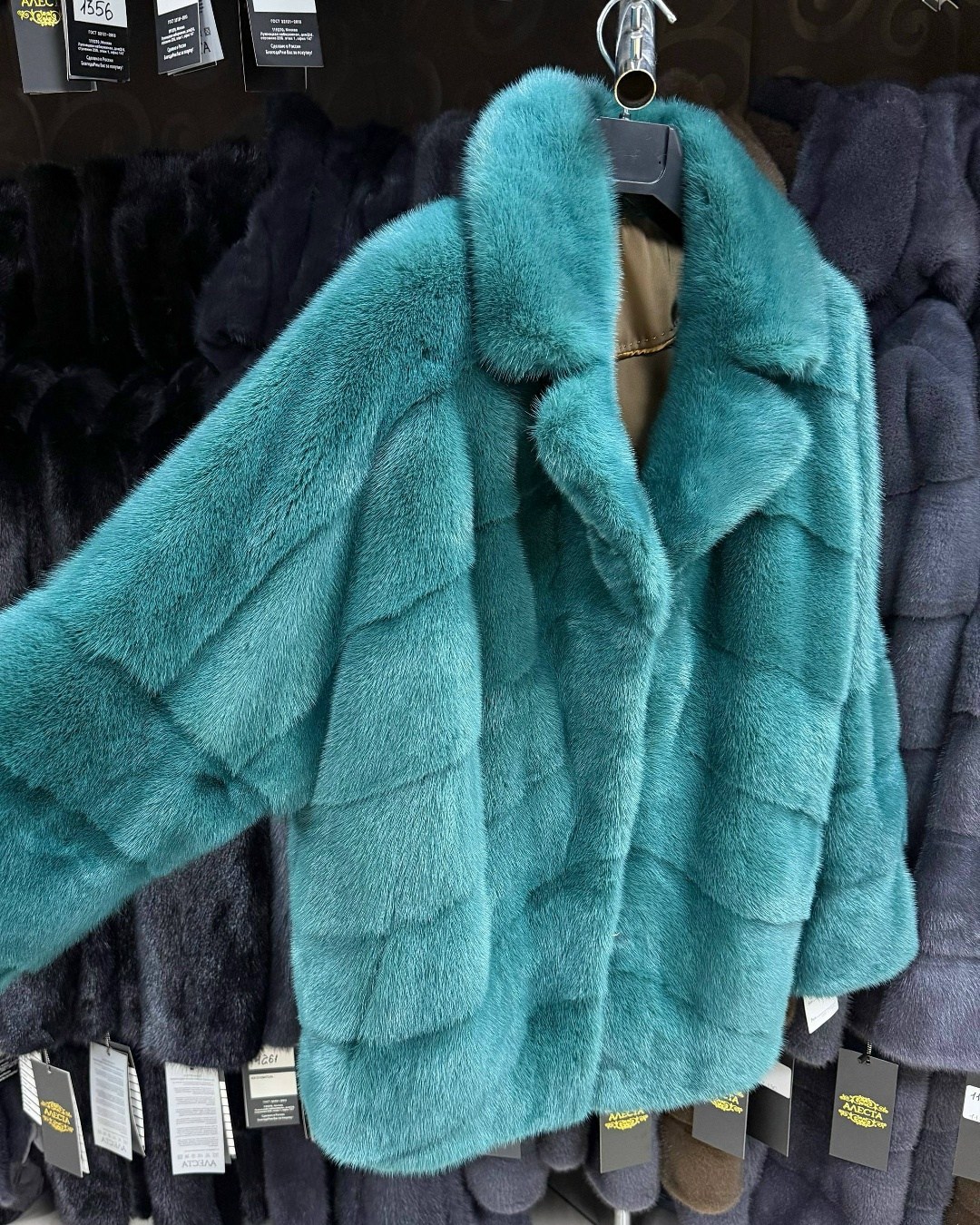 женская норковая шуба,норковая шуба,шубка из меха норки,шубка из меха импортной норки,шуба из норки с английским воротником цвет тиффани