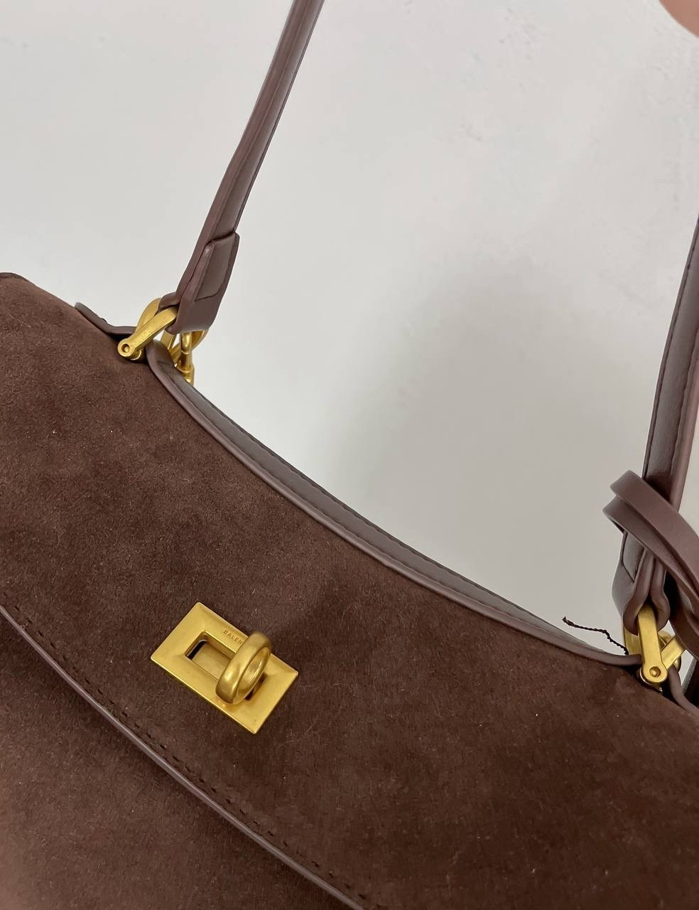 замшевая сумка,сумка balenciaga rodeo замш,женская замшевая сумка balenciaga черная 35х23,сумка женская натуральная замша,сумка замшевая balenciaga ibragim style цвет черный