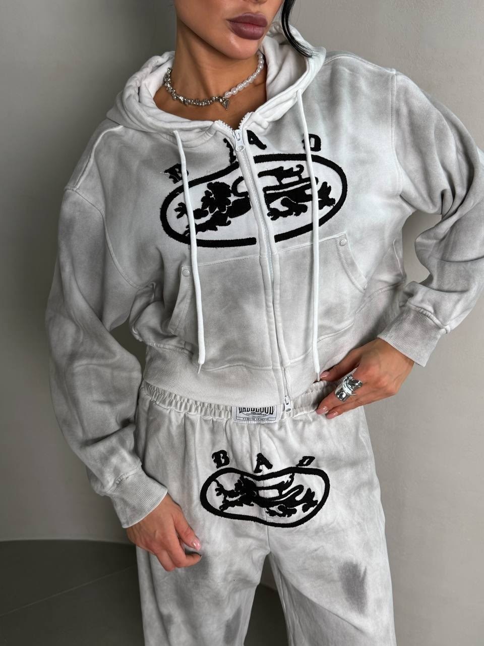 вареный костюм с худи и штанами balenciaga angel mood,костюм спортивный женский,костюм женский,костюм женский тройка,вареный костюм тройка с худи и штанами loewe by gor