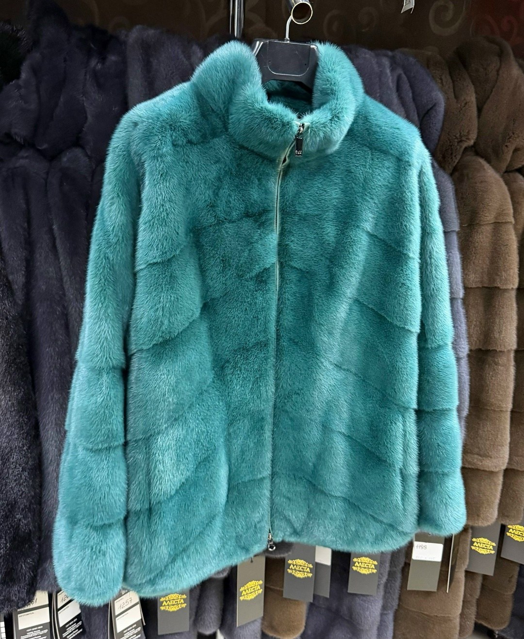 шубка из меха импортной норки,норковая шуба,шуба норковая бирюзовая,шуба норковая цвет изумруд,норковый полушубок в изумрудном цвете