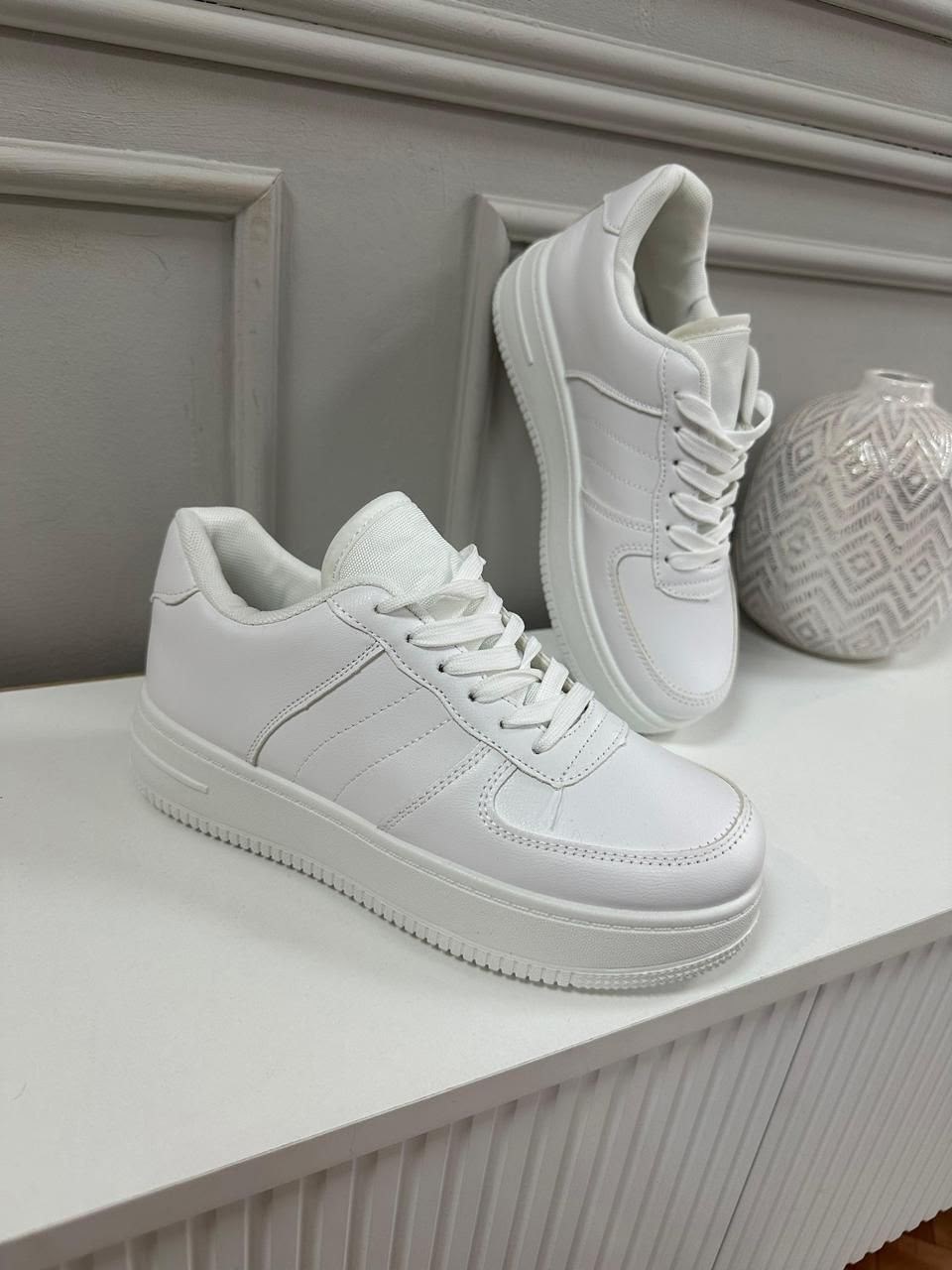 ,кроссовки эко кожа,кроссовки кожа,женские кроссовки,черные кроссовки