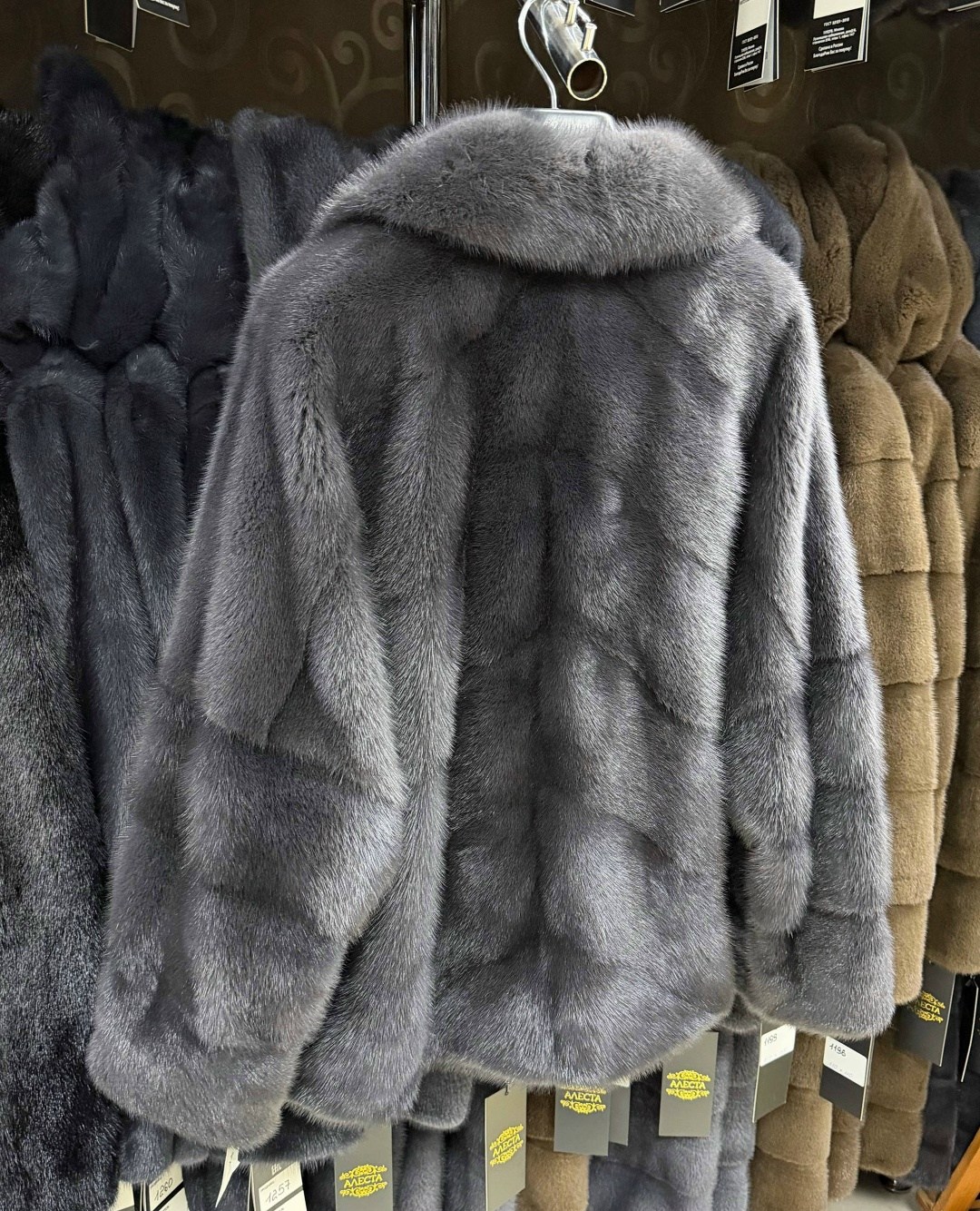 шуба норковая,норковая шуба в цвете "графит",шубка из меха европейской норки с английским воротником цвет графит,шуба из норки,шуба