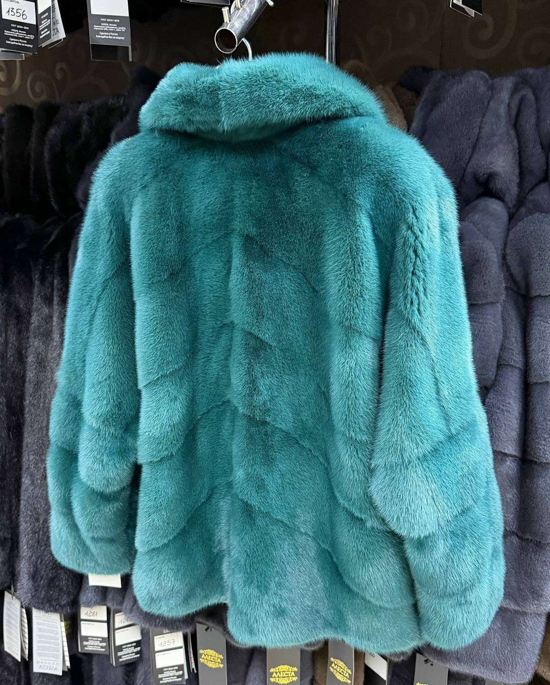 женская норковая шуба,норковая шуба,шубка из меха норки,шубка из меха импортной норки,шуба из норки с английским воротником цвет тиффани