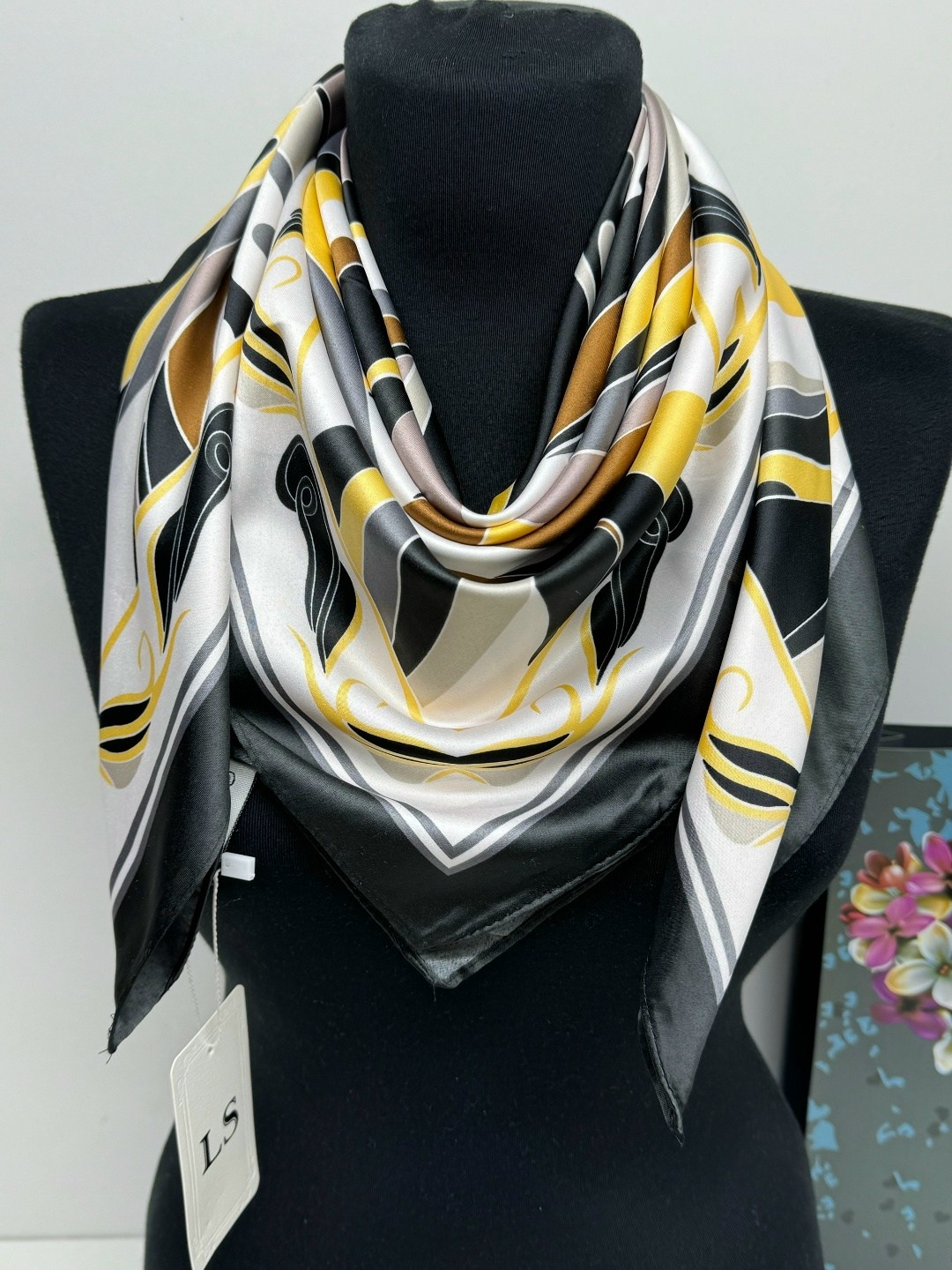 шелковый женский платок,платки шелковые,платки женские,платки шарф,атласный платок