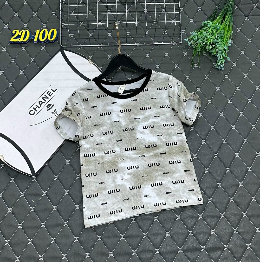 ребенок,одежда для мальчика,джинсы для мальчик,мальчик в коротких шортах,мальчик