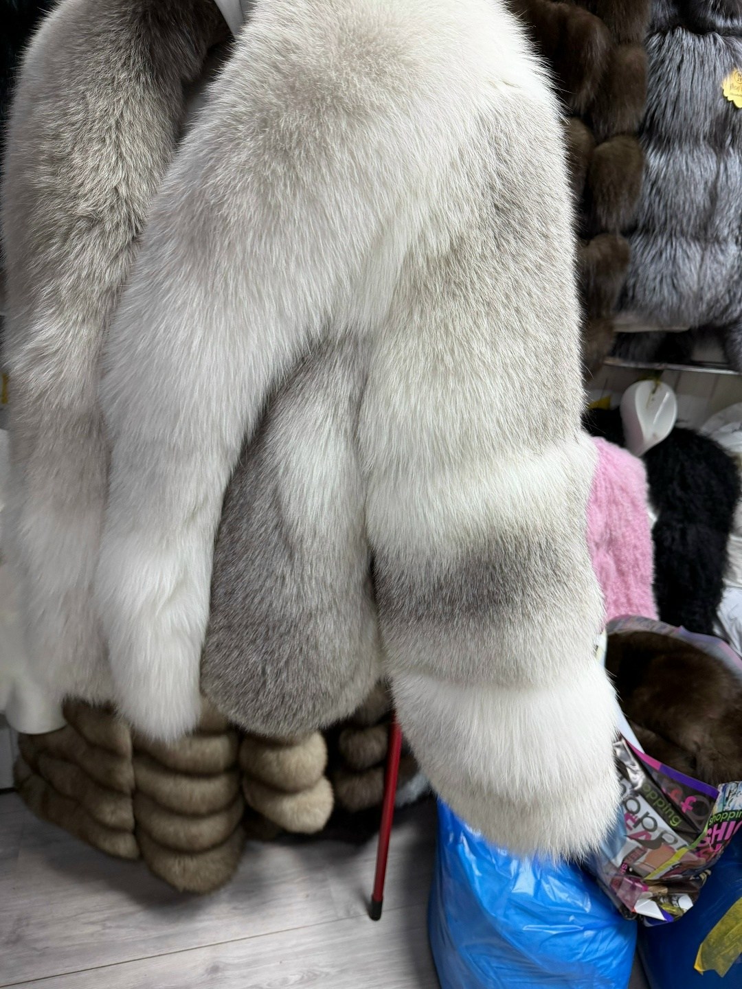 женская шуба из натурального лисьего меха,женская модная шуба из натурального лисьего меха,женская куртка из натурального лисьего меха,женская шуба из лисьего меха,женская шуба furtjy из лисьего меха