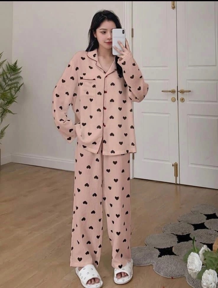 стильная женская пижама,пижамы женски,пижама со штанами и рубашкой в сердечко moolmeyno,пижама женская,пижама розовая