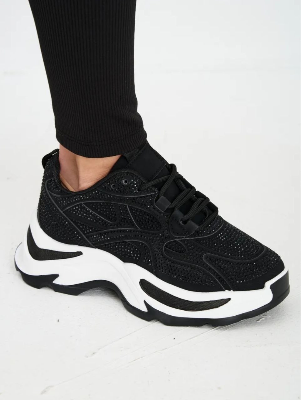 ,кроссовки женскиe,черные кроссовки,спортивная ,черные женские кроссовки