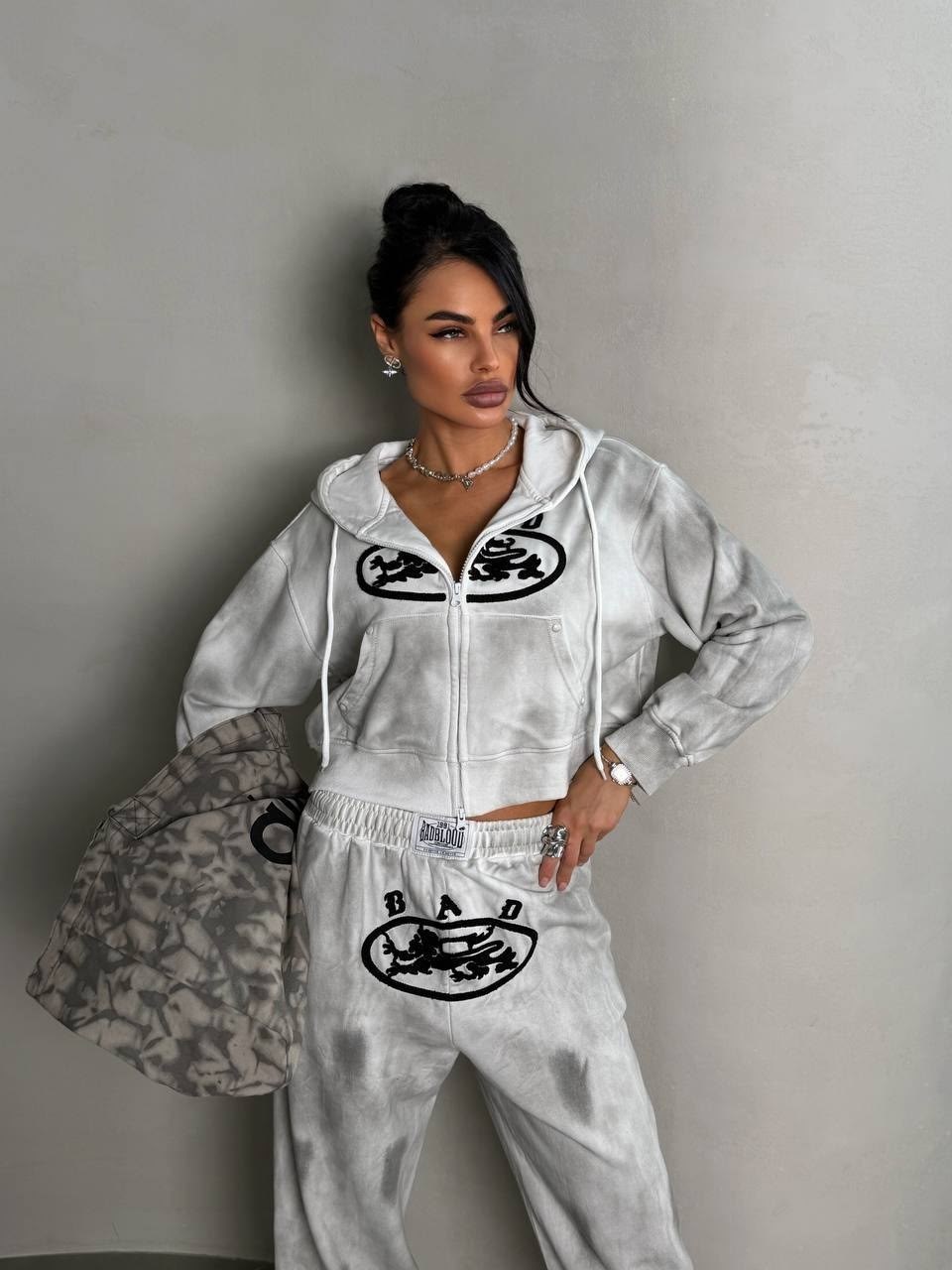 вареный костюм с худи и штанами balenciaga angel mood,костюм спортивный женский,костюм женский,костюм женский тройка,вареный костюм тройка с худи и штанами loewe by gor