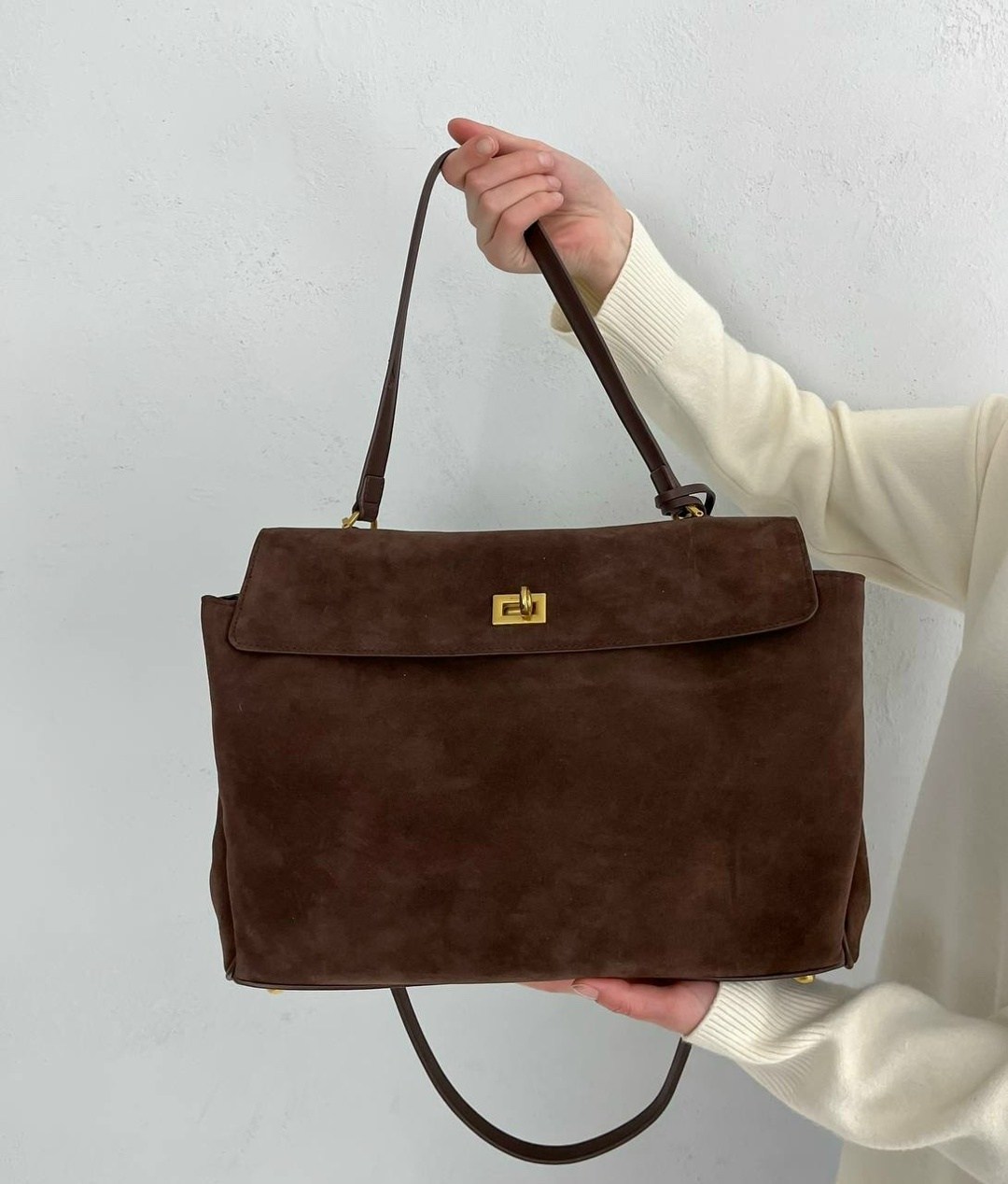 замшевая сумка,сумка balenciaga rodeo замш,женская замшевая сумка balenciaga черная 35х23,сумка женская натуральная замша,сумка замшевая balenciaga ibragim style цвет черный