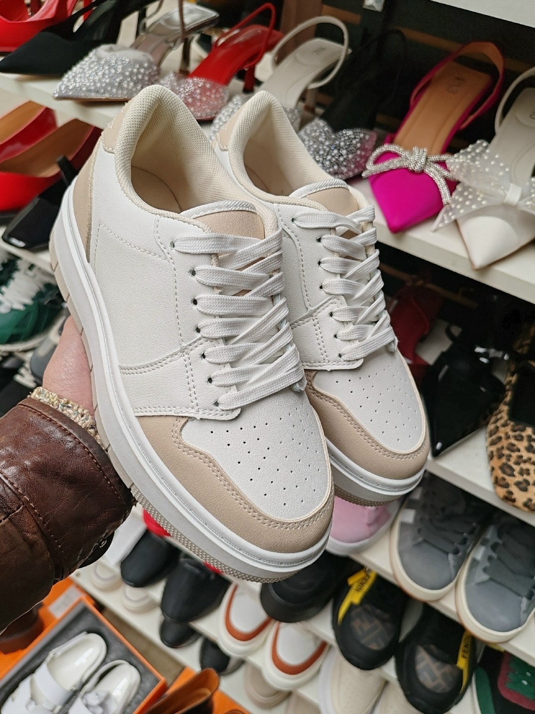 ,женские кроссовки,кроссовки бежевые,кроссовка,кроссовки классические