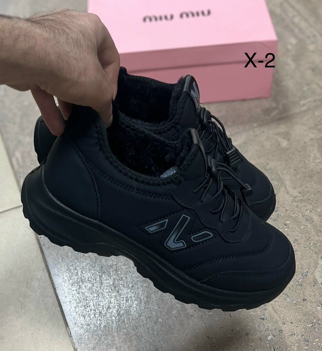 ,кроссовки женские,кроссовки зимние женские,черные кроссовки,женские зимние кроссовки с мехом