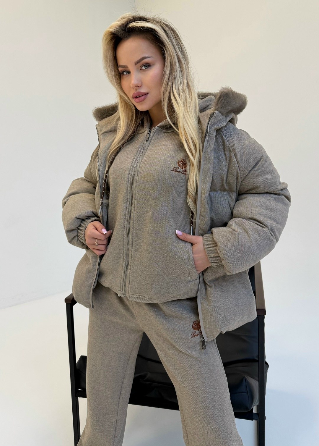 костюм тройка с курткой,пуховик женский,женская зимняя куртка,куртка оверсайз зимняя,костюм тройка женский