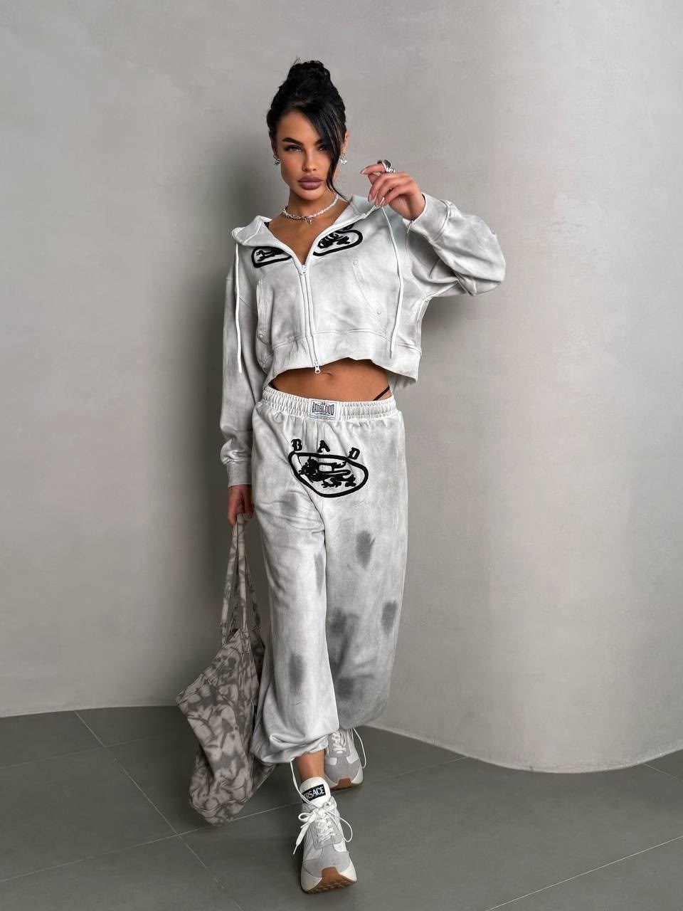 вареный костюм с худи и штанами balenciaga angel mood,костюм спортивный женский,костюм женский,костюм женский тройка,вареный костюм тройка с худи и штанами loewe by gor