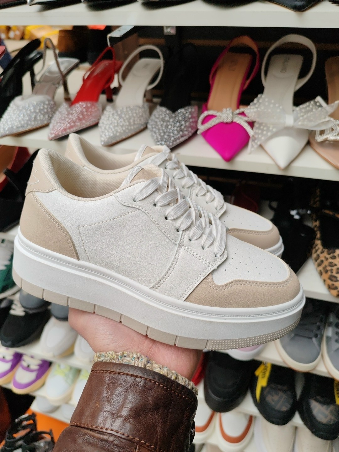 ,женские кроссовки,кроссовки бежевые,кроссовка,кроссовки классические