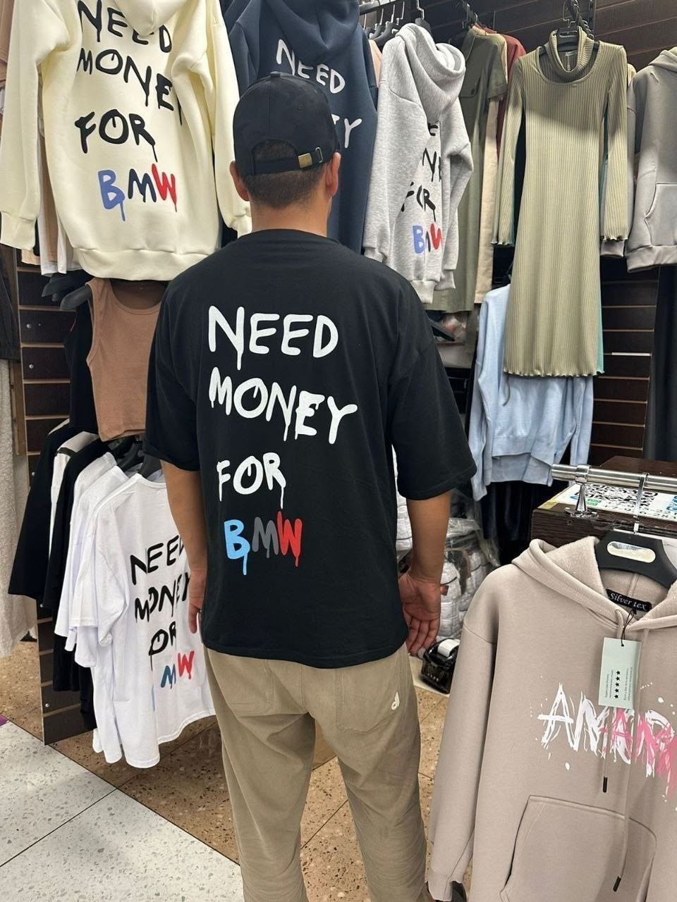 футболка оверсайз с принтом сзади и спереди need money for bmw,оверсайз с принтом футболка,футболка оверсайз с принтами,футболка need money for bmw,футболка женская оверсайз с принтом