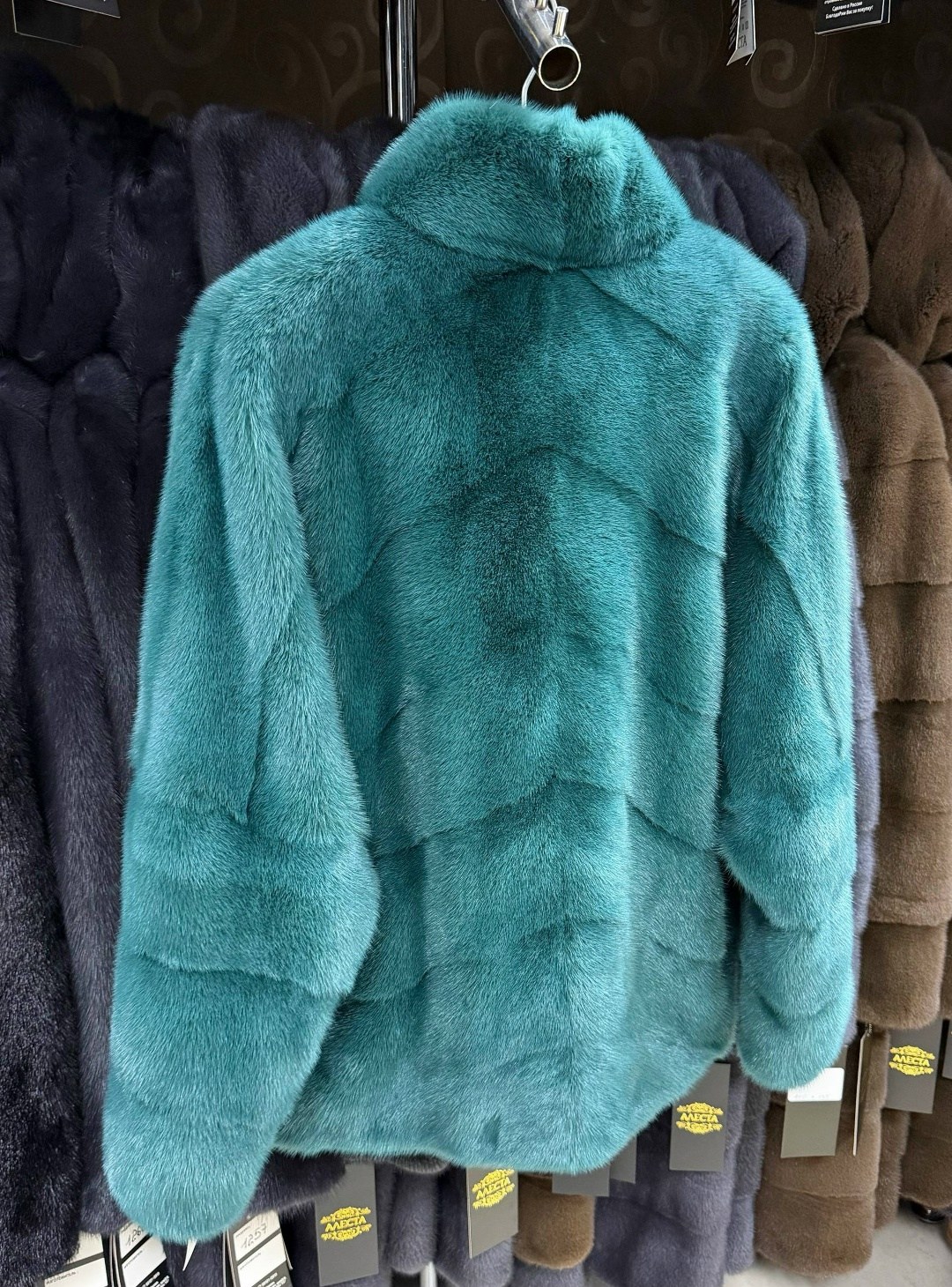 шубка из меха импортной норки,норковая шуба,шуба норковая бирюзовая,шуба норковая цвет изумруд,норковый полушубок в изумрудном цвете