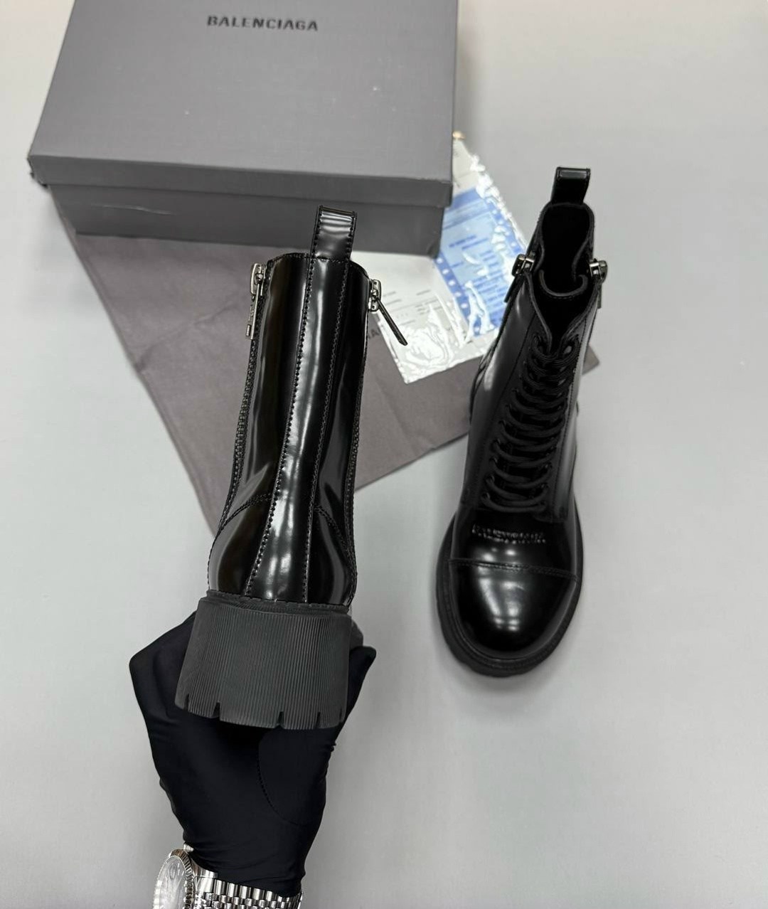 женские кожаные высокие ботинки balenciaga tractor черного цвета,ботинки balenciaga,ботинки balenciaga арт. 500572,ботинки balenciaga strike черные,ботинки balenciaga лакированные черные