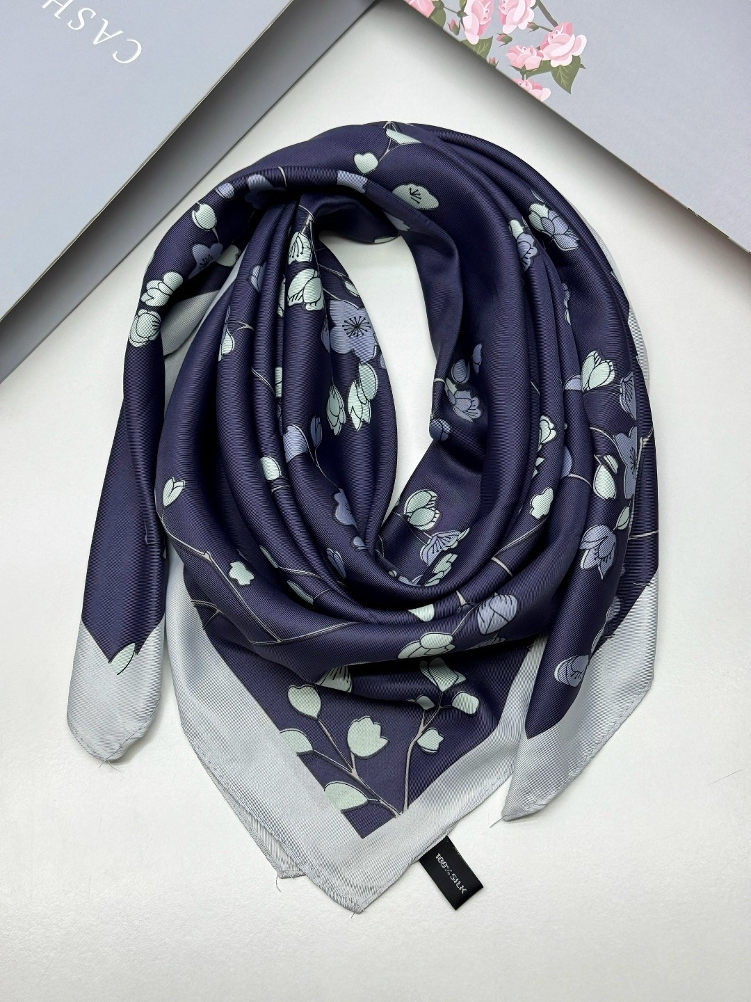 платки шелковые,платки шарф,платок женский с рисунком,шелковый женский платок,платки женские