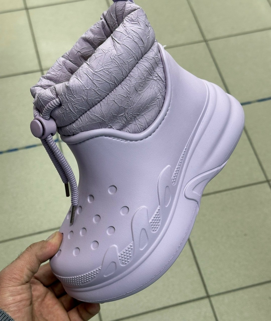 ,crocs classic neo puff shorty boot, женская,резиновая ,галоши женские