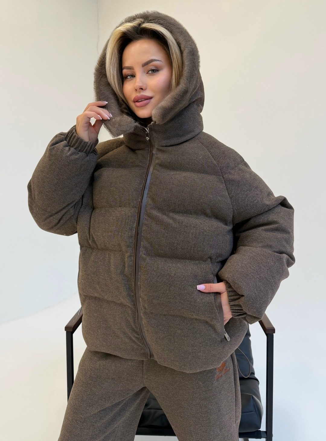 костюм тройка с курткой,пуховик женский,женская зимняя куртка,куртка оверсайз зимняя,костюм тройка женский