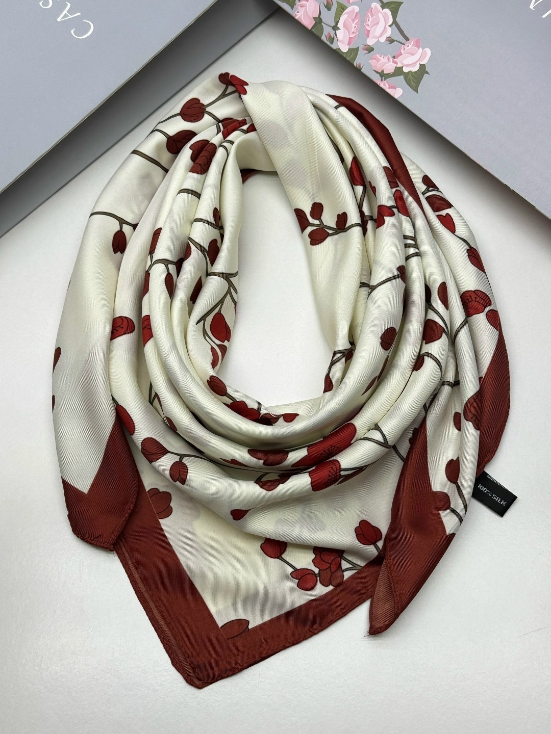 платки шелковые,платки шарф,платок женский с рисунком,шелковый женский платок,платки женские