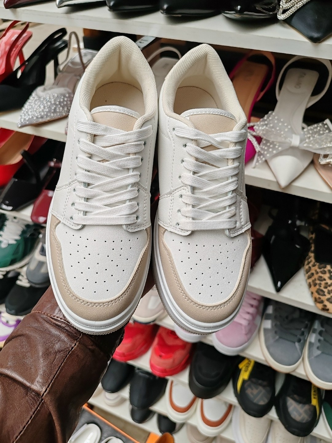 ,женские кроссовки,кроссовки бежевые,кроссовка,кроссовки классические