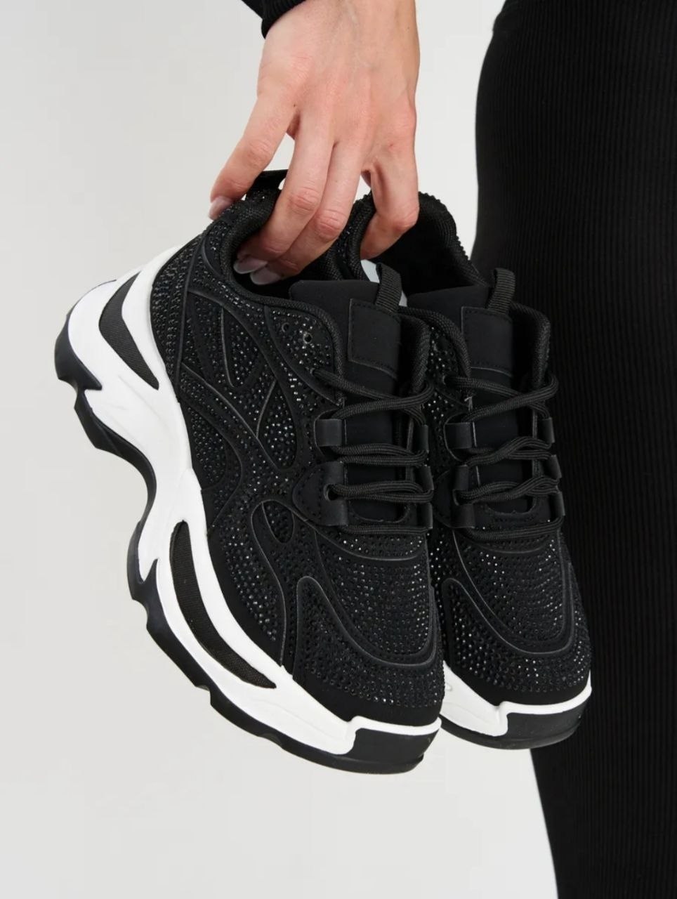 ,кроссовки женскиe,черные кроссовки,спортивная ,черные женские кроссовки