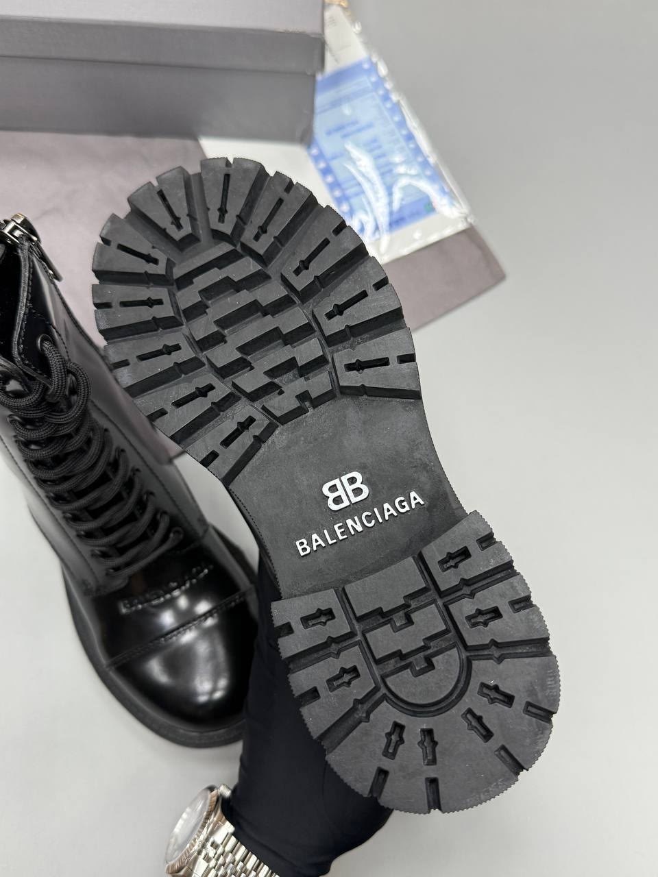 женские кожаные высокие ботинки balenciaga tractor черного цвета,ботинки balenciaga,ботинки balenciaga арт. 500572,ботинки balenciaga strike черные,ботинки balenciaga лакированные черные