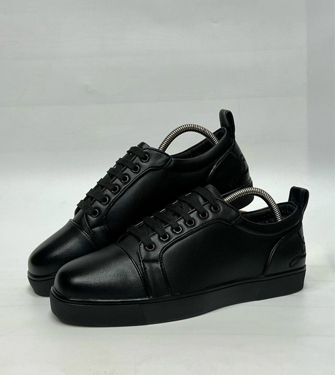 christian louboutin мужские кеды,louboutin мужские кеды,кожаные кеды мужские,черные мужские кожаные кроссовки louis junior christian louboutin,лабутены мужские кеды