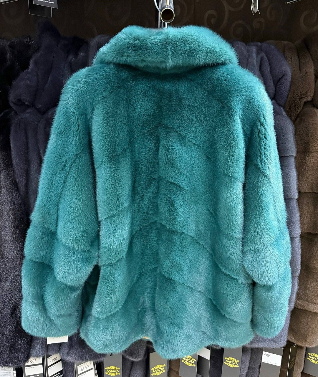 женская норковая шуба,норковая шуба,шубка из меха норки,шубка из меха импортной норки,шуба из норки с английским воротником цвет тиффани