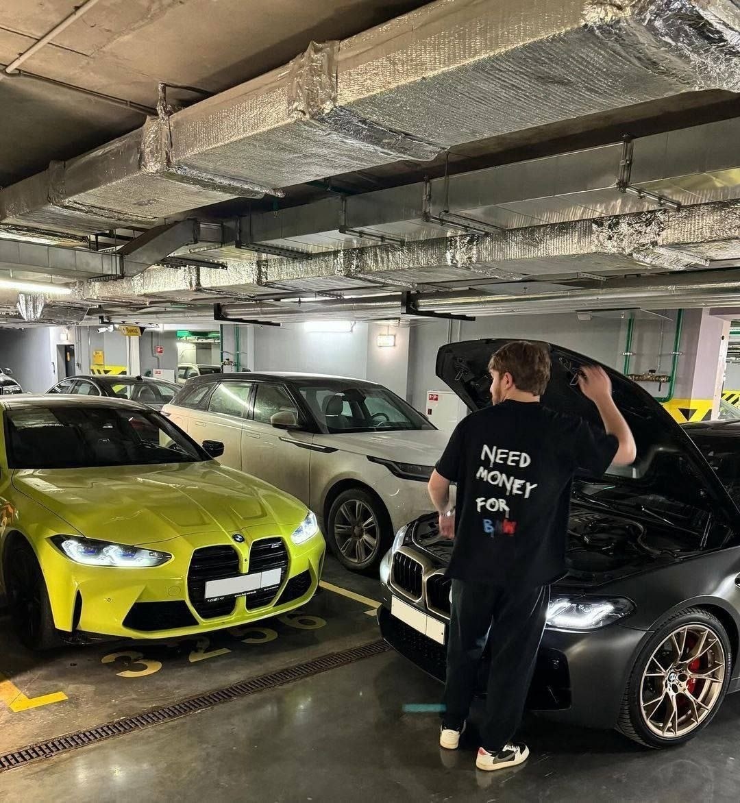 футболка оверсайз с принтом сзади и спереди need money for bmw,оверсайз с принтом футболка,футболка оверсайз с принтами,футболка need money for bmw,футболка женская оверсайз с принтом